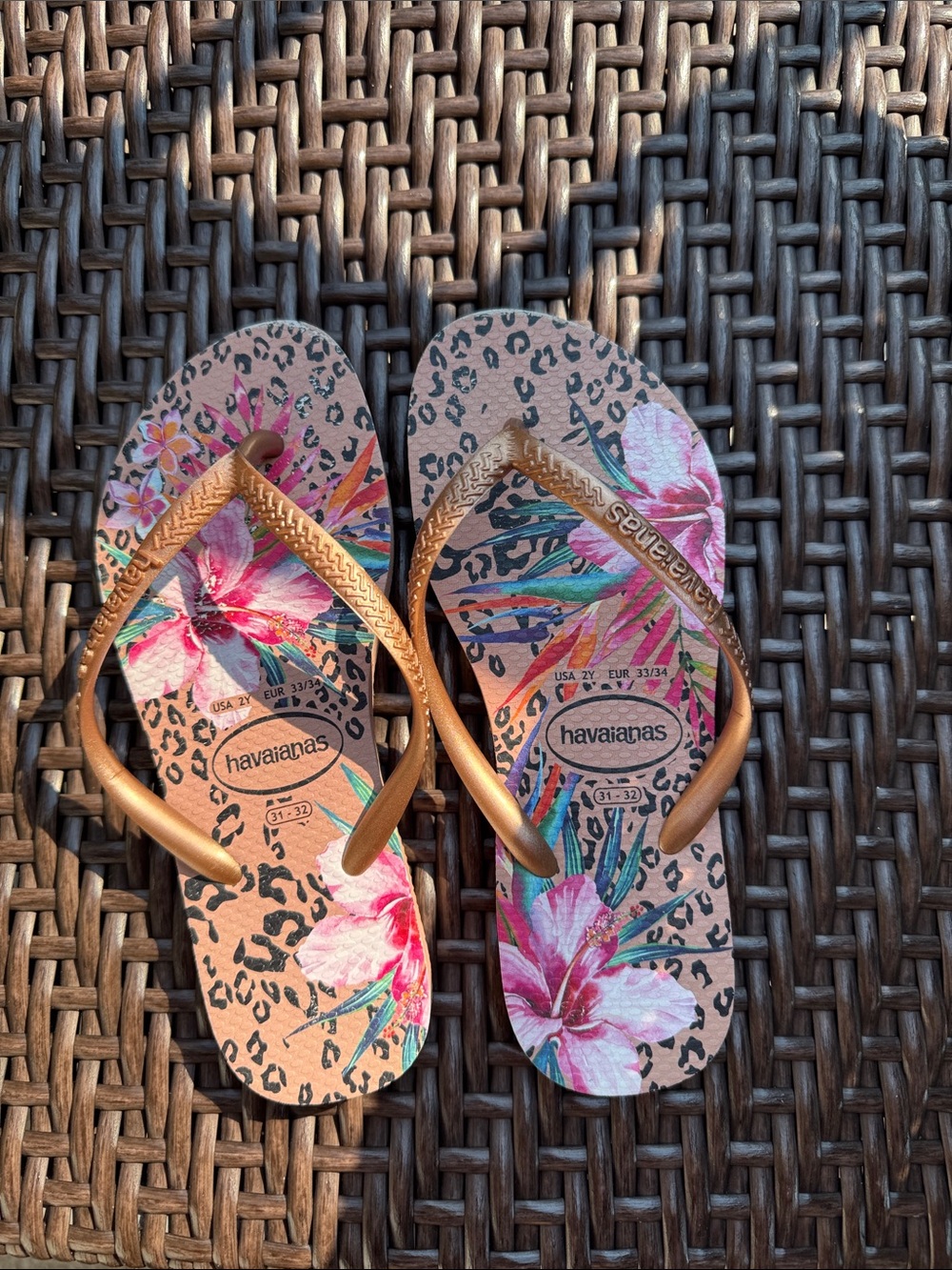 Havaianas Floral Leopard Flip Flops - Pink & Gold Straps